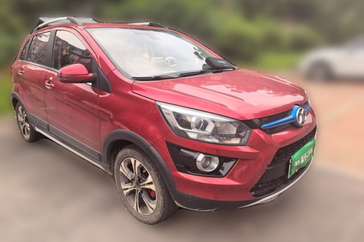 Used BAIC New Energy EX 2016 EX200 Cool Edition Front Right 45 Deg