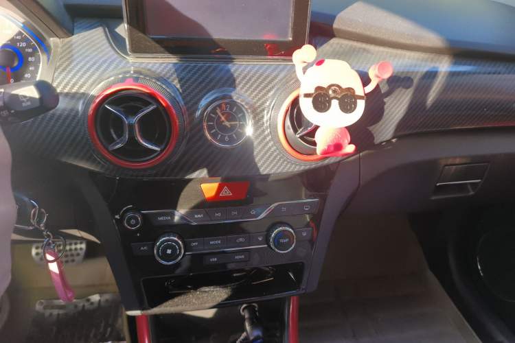 Used BAIC New Energy EX 2016 EX200 Cool Edition Audio And AC Panel