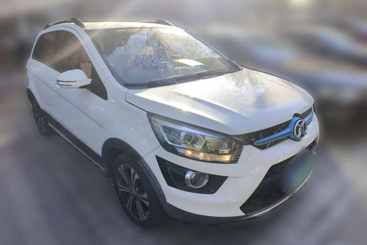Used BAIC New Energy EX 2016 EX200 Cool Edition Front Right 45 Deg