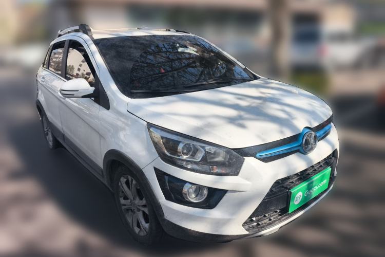 Used BAIC New Energy EX 2016 EX200 Active Edition Front Right 45 Deg
