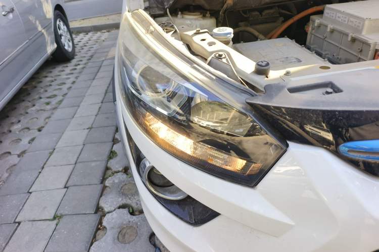 Used BAIC New Energy EX 2016 EX200 Cool Edition Right Front Headlight