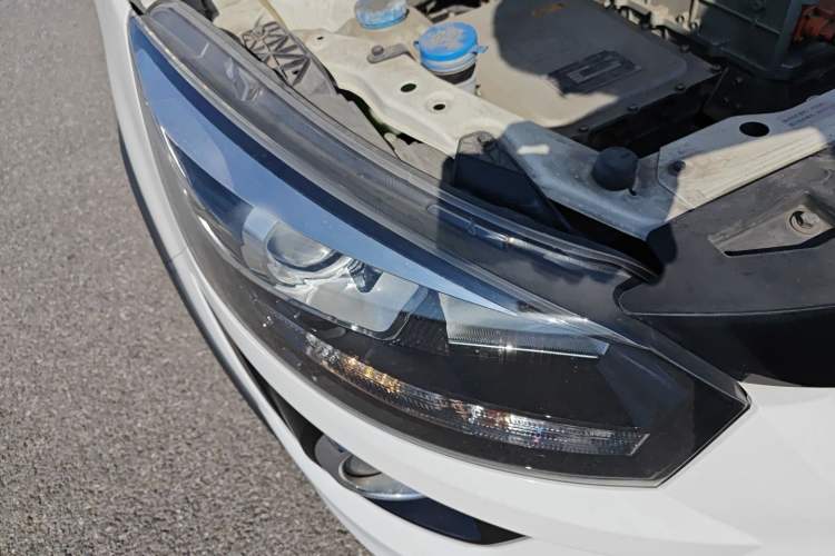 Used BAIC New Energy EX 2016 EX200 Active Edition Right Front Headlight
