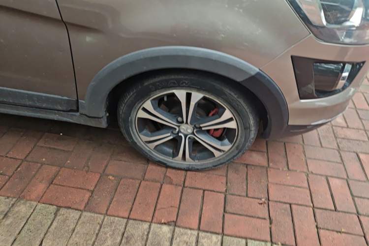 Used BAIC New Energy EX 2017 EX260 Cool Edition Right Front Wheel Hub