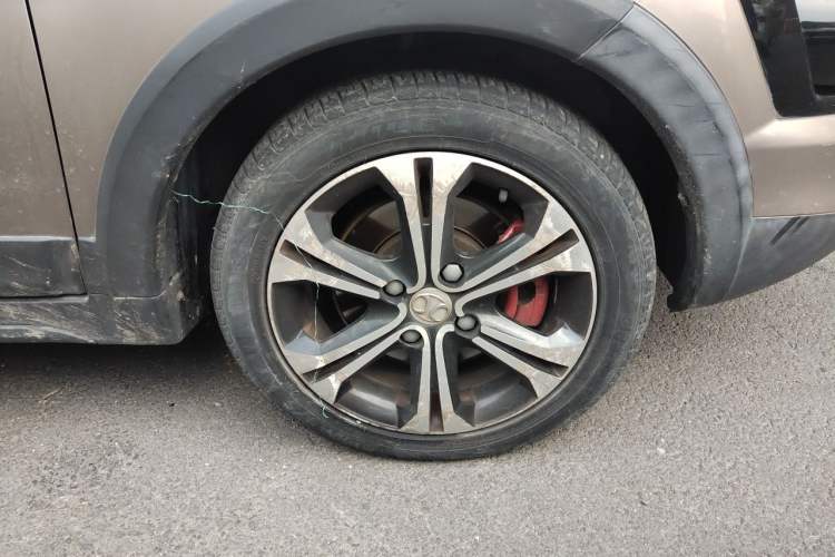Used BAIC New Energy EX 2017 EX260 Cool Edition Right Front Wheel Hub