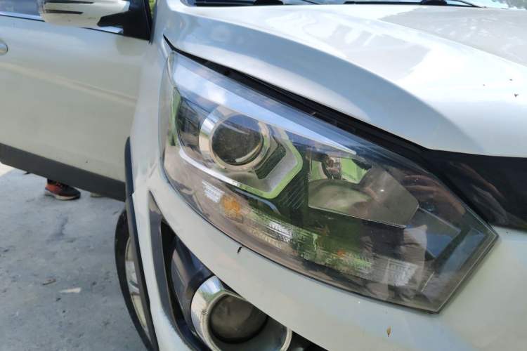 Used BAIC New Energy EX 2017 EX260 Active Edition Right Front Headlight