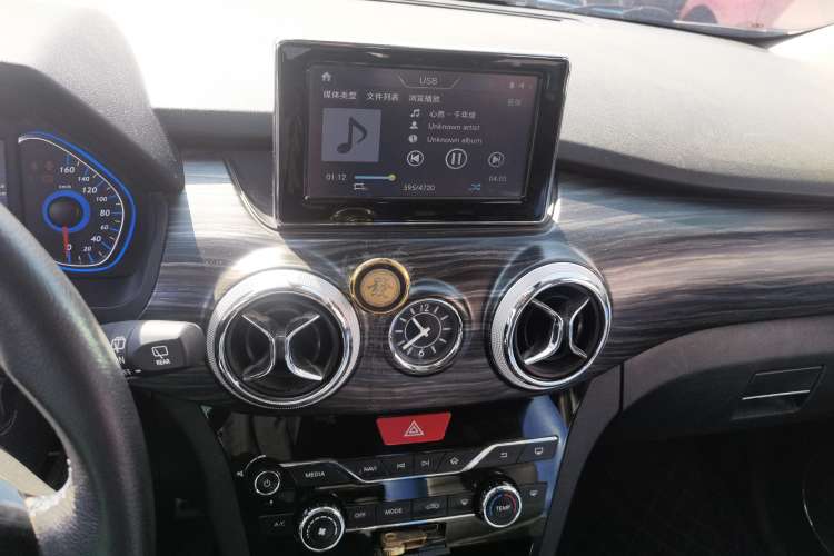 Used BAIC New Energy EX 2018 EX360 Trendy Edition Audio And AC Panel