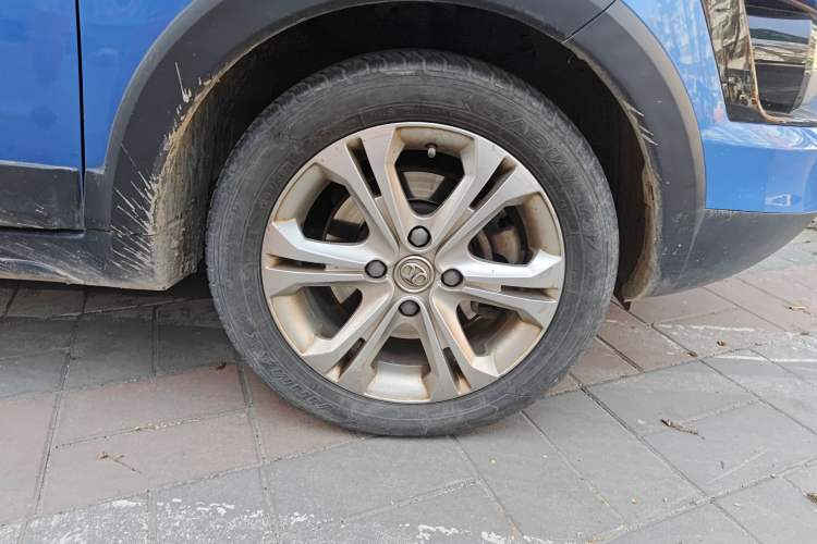 Used BAIC New Energy EX 2018 EX360 New Style Edition Right Front Wheel Hub