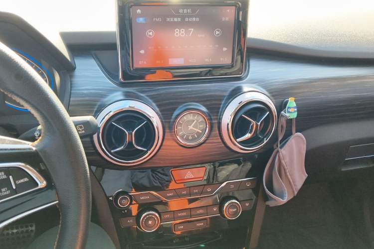 Used BAIC New Energy EX 2018 EX360 Trendy Edition Audio And AC Panel