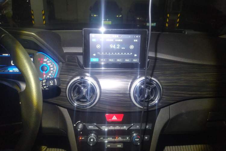 Used BAIC New Energy EX 2018 EX360 New Style Edition Audio And AC Panel