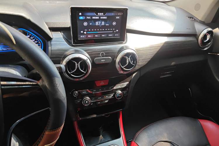Used BAIC New Energy EX 2018 EX360 New Style Edition Audio And AC Panel