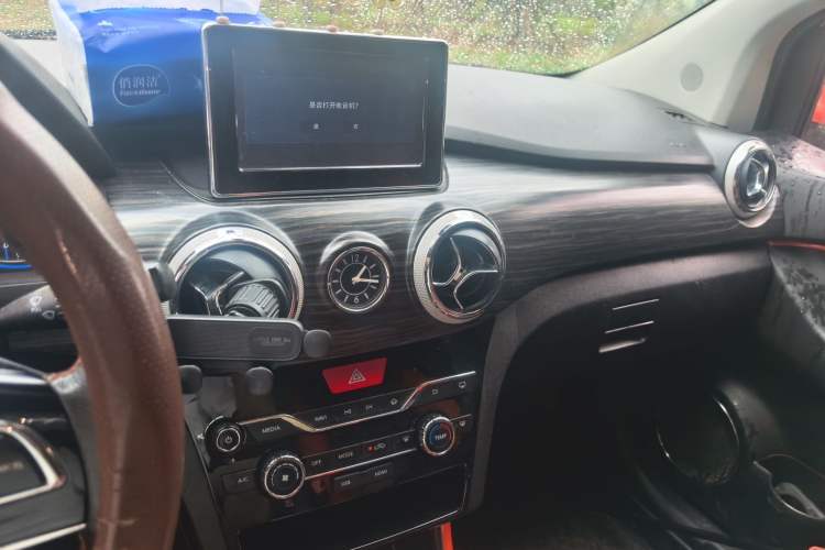 Used BAIC New Energy EX 2018 EX360 Trendy Edition Audio And AC Panel