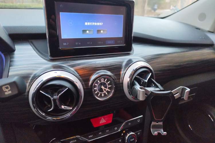 Used BAIC New Energy EX 2018 EX360 Trendy Edition Audio And AC Panel