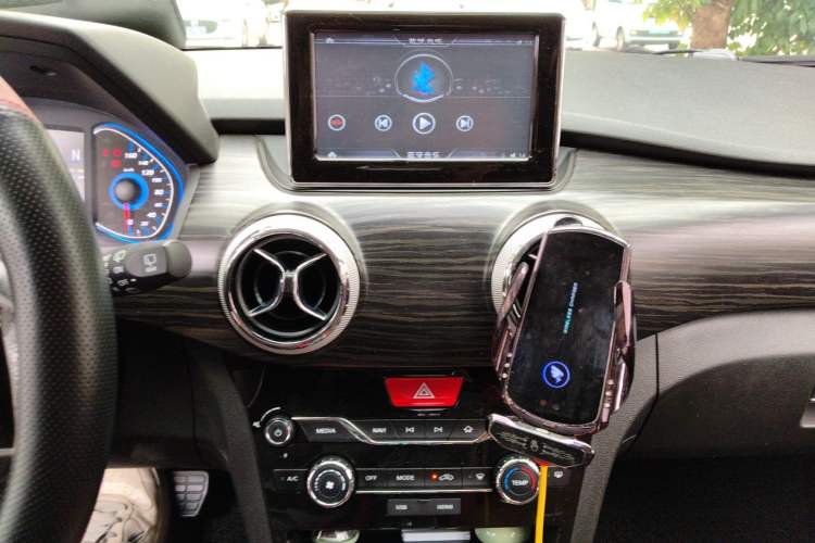 Used BAIC New Energy EX 2018 EX360 New Style Edition Audio And AC Panel