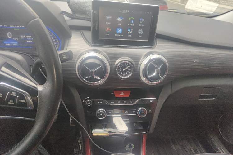 Used BAIC New Energy EX 2018 EX360 Trendy Edition Audio And AC Panel