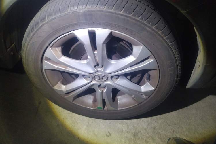 Used BAIC New Energy EX 2018 EX360 New Style Edition Right Front Wheel Hub