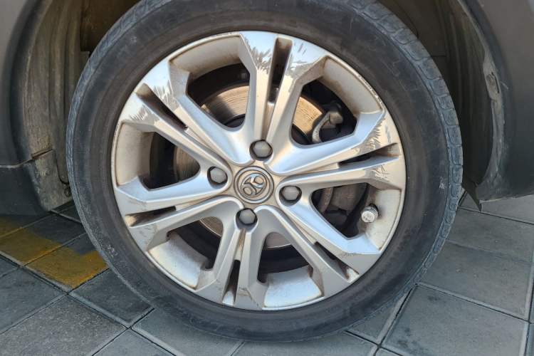 Used BAIC New Energy EX 2018 EX360 New Style Edition Right Front Wheel Hub