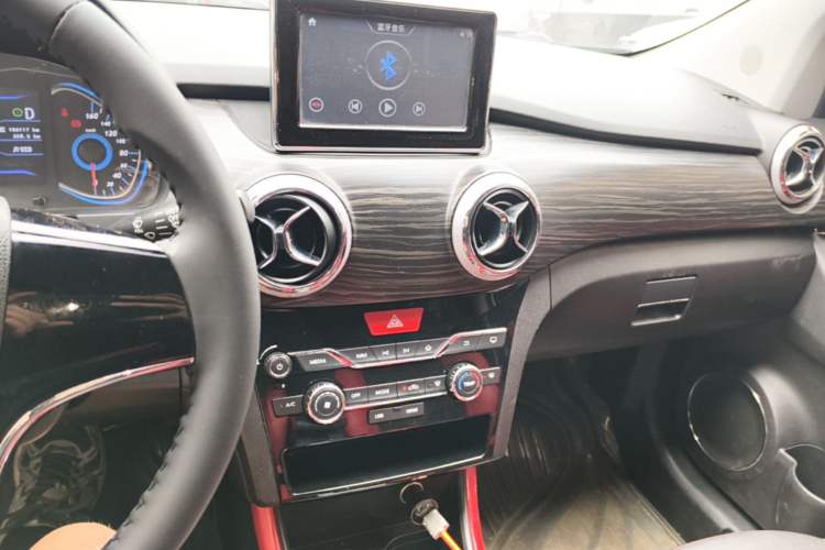 Used BAIC New Energy EX 2018 EX360 New Air Edition Audio And AC Panel