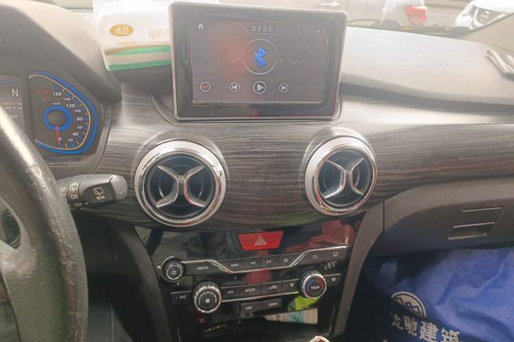 Used BAIC New Energy EX 2018 EX360 New Style Edition Audio And AC Panel