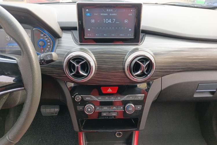 Used BAIC New Energy EX 2018 EX360 New Style Edition Audio And AC Panel