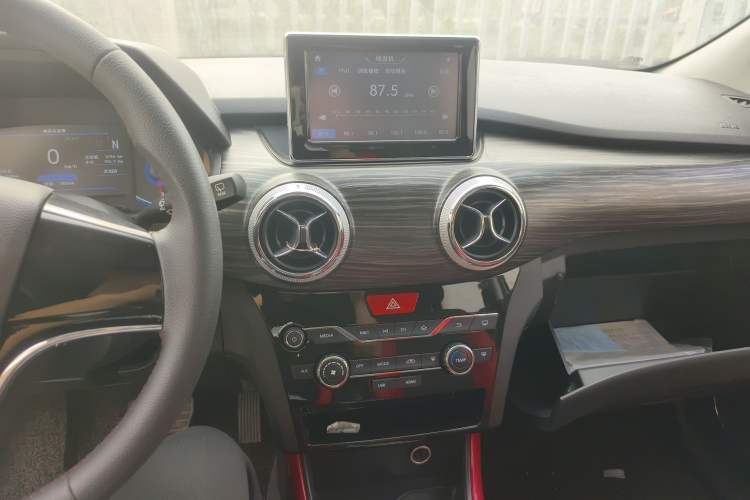 Used BAIC New Energy EX 2018 EX360 New Style Edition Audio And AC Panel