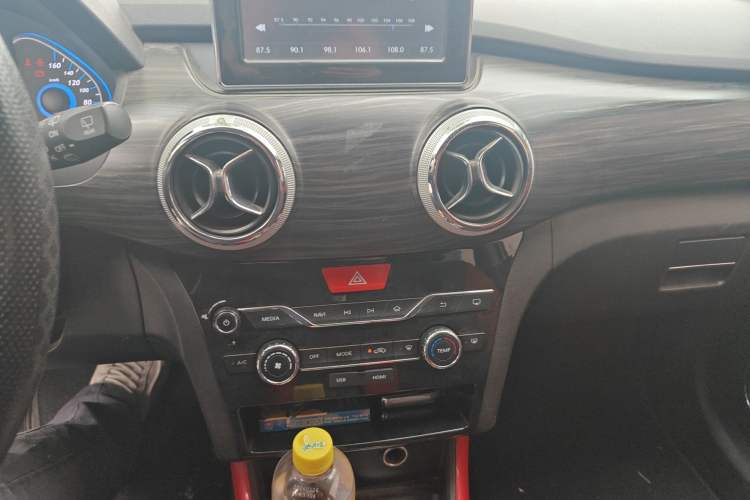 Used BAIC New Energy EX 2018 EX360 New Style Edition Audio And AC Panel