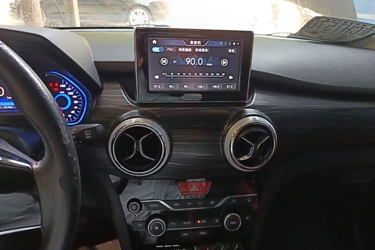 Used BAIC New Energy EX 2018 EX360 New Style Edition Audio And AC Panel