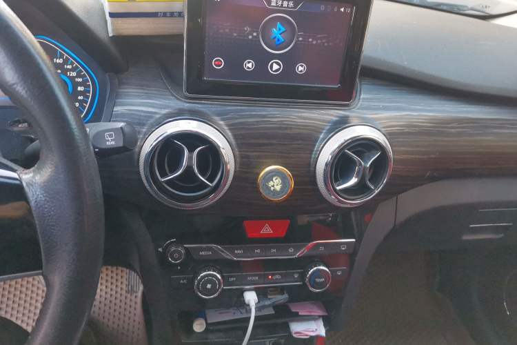 Used BAIC New Energy EX 2018 EX360 New Style Edition Audio And AC Panel