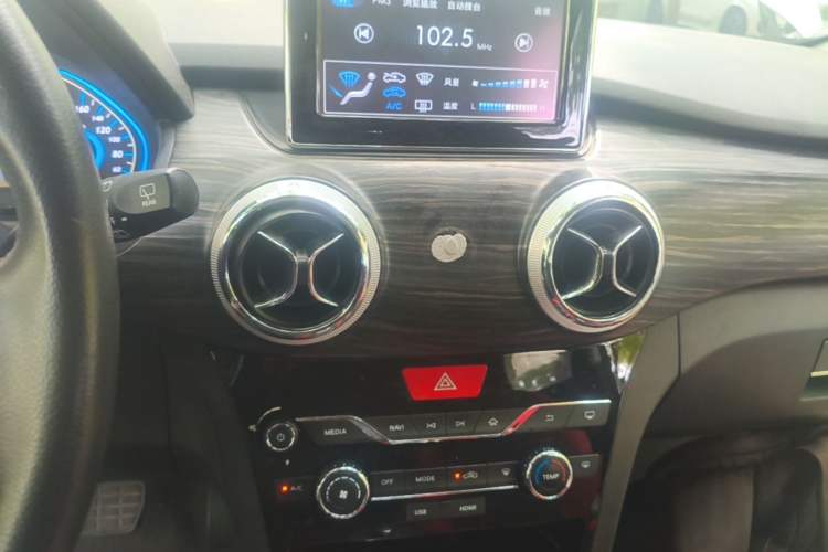 Used BAIC New Energy EX 2018 EX360 New Style Edition Audio And AC Panel