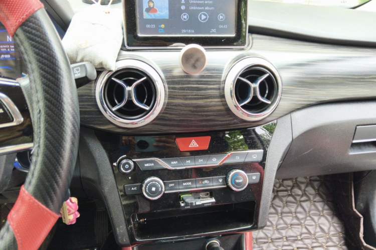 Used BAIC New Energy EX 2018 EX360 New Style Edition Audio And AC Panel