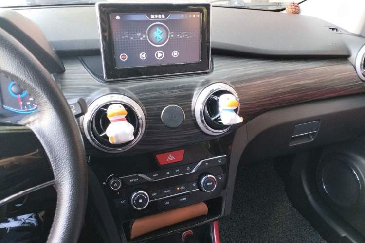 Used BAIC New Energy EX 2018 EX360 New Style Edition Audio And AC Panel