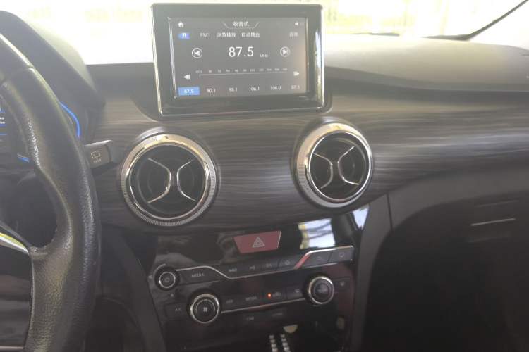 Used BAIC New Energy EX 2018 EX360 New Style Edition Audio And AC Panel