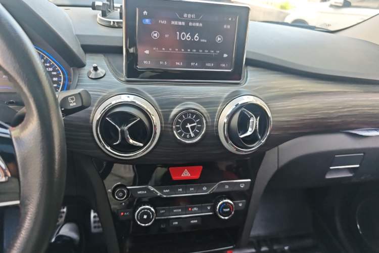 Used BAIC New Energy EX 2018 EX360 New Style Edition Audio And AC Panel