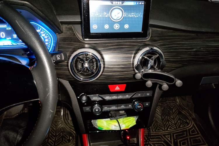 Used BAIC New Energy EX 2018 EX360 New Style Edition Audio And AC Panel