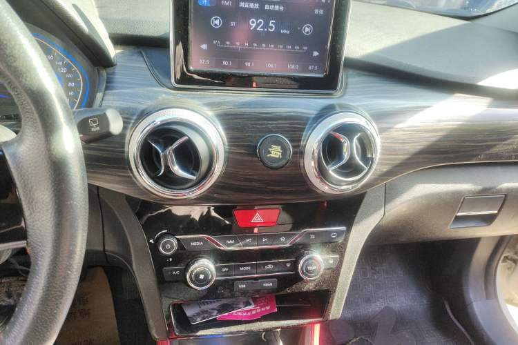 Used BAIC New Energy EX 2018 EX360 New Style Edition Audio And AC Panel