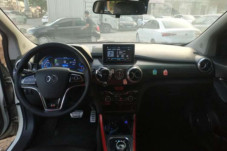 Used BAIC New Energy EX 2018 EX360 Trendy Edition Center Console