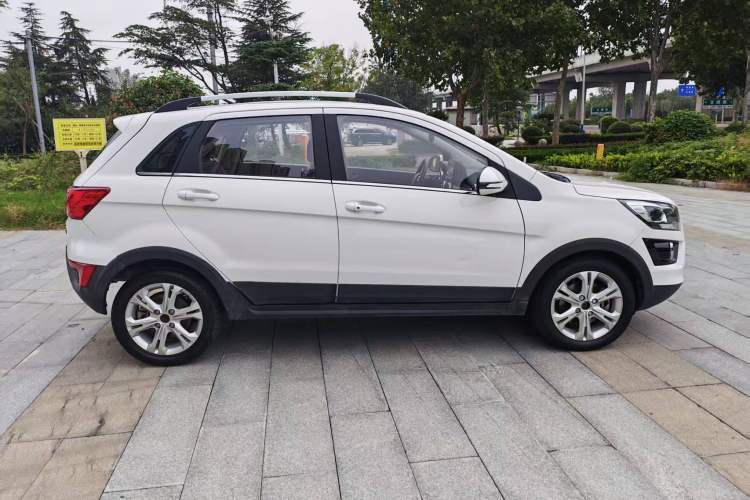 Used BAIC New Energy EX 2018 EX360 New Style Edition Exterior 3
