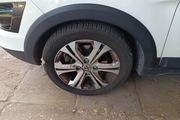Used BAIC New Energy EX 2018 EX360 New Style Edition Left Front Wheel Hub