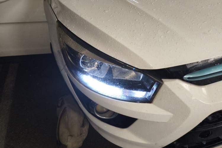 Used BAIC New Energy EX 2018 EX360 New Style Edition Right Front Headlight