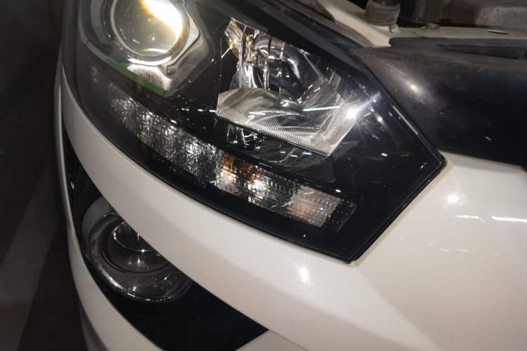 Used BAIC New Energy EX 2018 EX360 New Style Edition Right Front Headlight