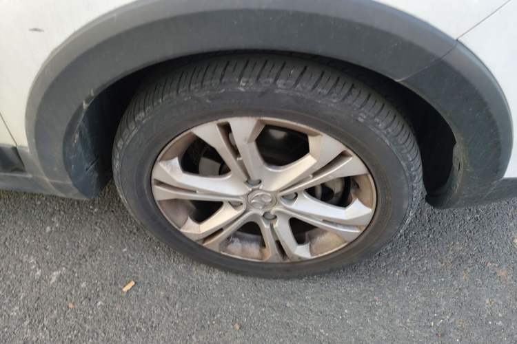 Used BAIC New Energy EX 2018 EX360 New Style Edition Right Front Wheel Hub