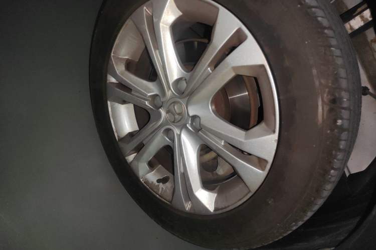 Used BAIC New Energy EX 2018 EX360 New Style Edition Right Front Wheel Hub
