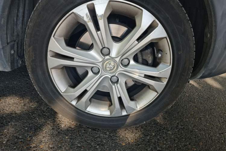 Used BAIC New Energy EX 2018 EX360 New Style Edition Right Front Wheel Hub