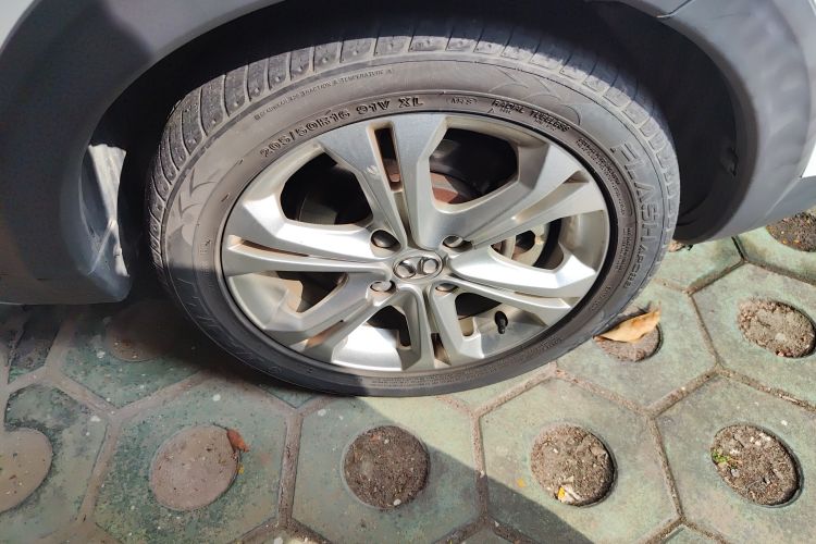 Used BAIC New Energy EX 2018 EX360 New Style Edition Right Front Wheel Hub