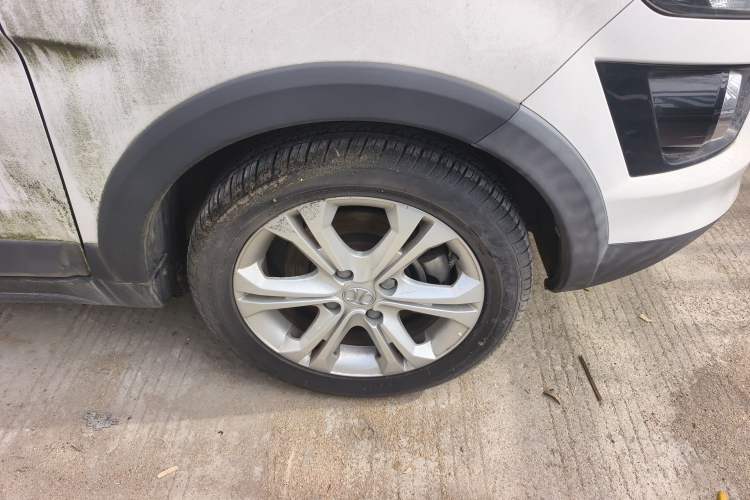 Used BAIC New Energy EX 2018 EX360 New Style Edition Right Front Wheel Hub