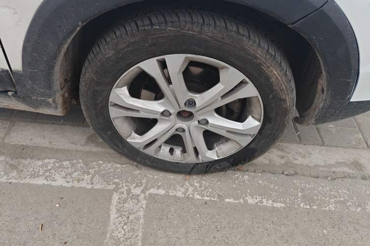 Used BAIC New Energy EX 2018 EX360 New Style Edition Right Front Wheel Hub
