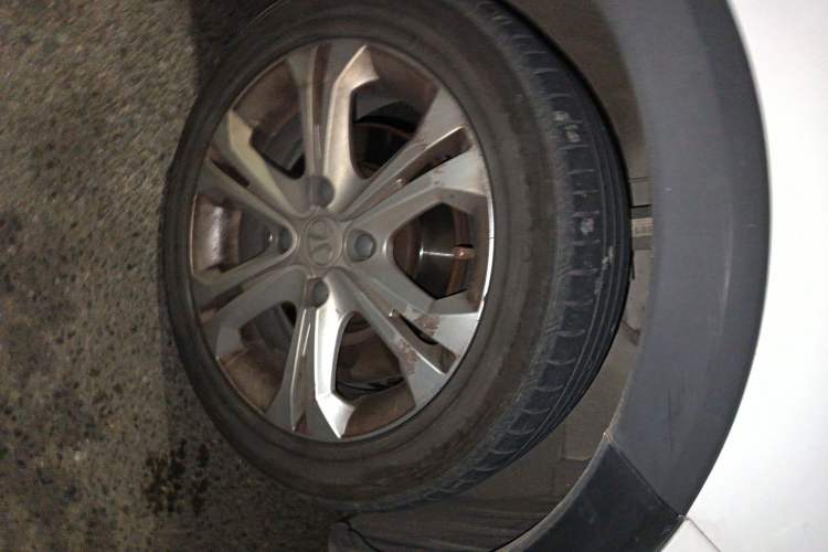 Used BAIC New Energy EX 2018 EX360 New Style Edition Right Front Wheel Hub