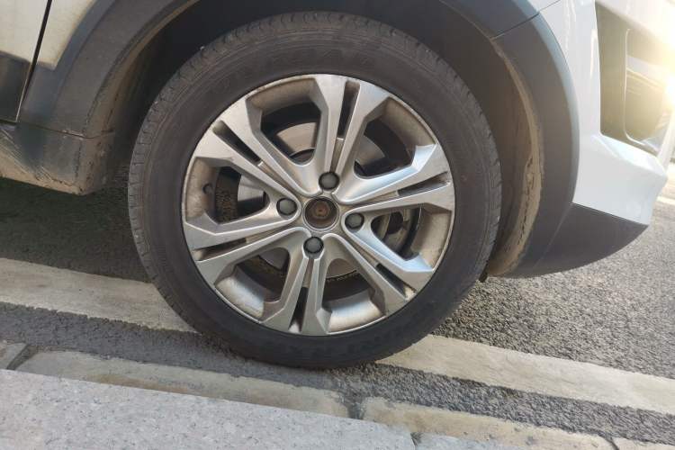 Used BAIC New Energy EX 2018 EX360 New Style Edition Right Front Wheel Hub