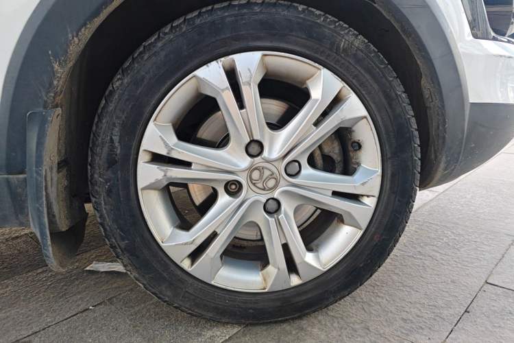 Used BAIC New Energy EX 2018 EX360 New Style Edition Right Front Wheel Hub