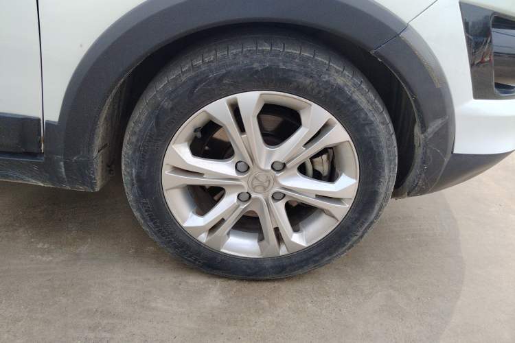 Used BAIC New Energy EX 2018 EX360 New Style Edition Right Front Wheel Hub