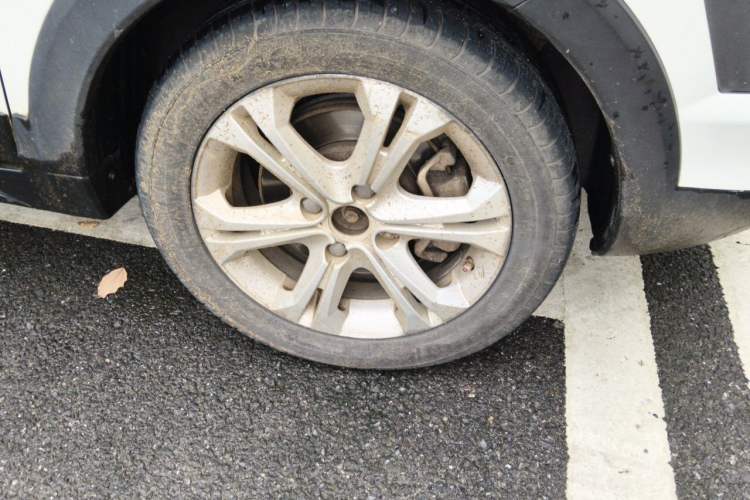 Used BAIC New Energy EX 2018 EX360 New Style Edition Right Front Wheel Hub